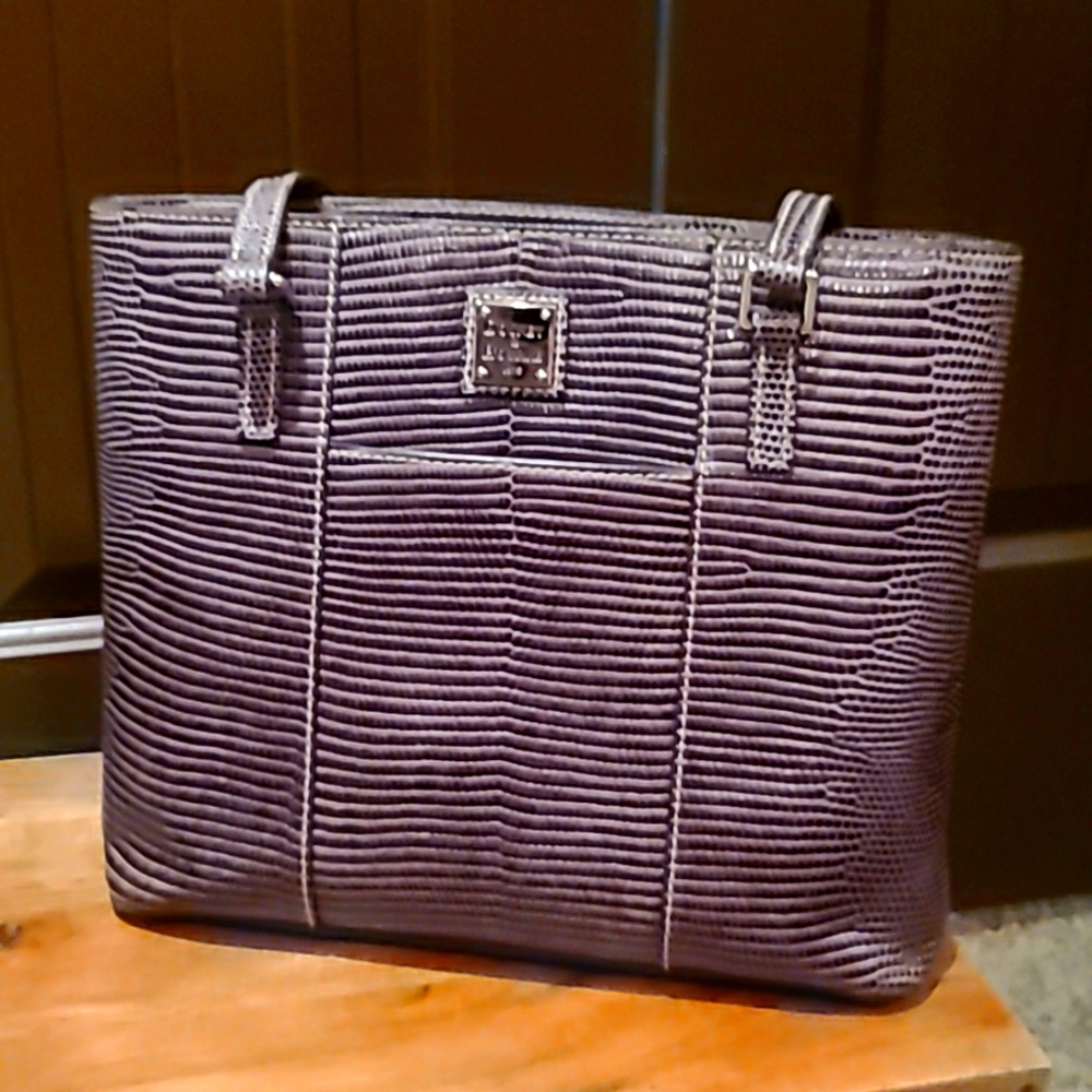 Dooney & Bourke